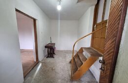 Casa individuala, 2 camere, 85 mp, zona Cugir
