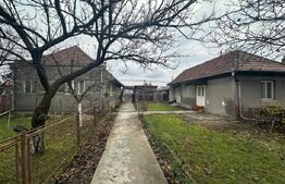 Casă cu anexă 7 camere (Teiuș), 1 bucutarie, 1 baie, 1 living, gradina.