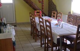 Pensiune doua Corpuri  12 camere 7 bai teren 1400 Zona Arieseni