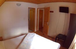 Pensiune doua Corpuri  12 camere 7 bai teren 1400 Zona Arieseni