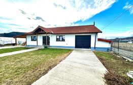 Casa individuala cu terasa si garaj,teren 1750 mp-Sard