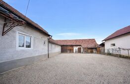 Casa 3 camere si teren 1068 mp,Centru