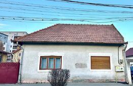 Casa 3 camere si teren 1068 mp,Centru
