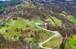 Cabana de vânzare, 10 camere cu baie proprie fiecare, 270 mp, pe Transapuseana