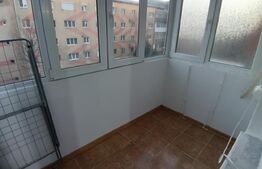 Apartament 3 camere, zona cetate, Liceul Sportiv, etaj intermediar.