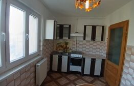 Apartament 3 camere etaj intermediar, zona Bulevardul Transilvaniei.