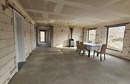 Casa individuala, cu 3 camere,140 mp,670 mp teren,Ghirbom