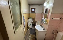 Apartament cu 3 camere, 60 mp, zona Cetate