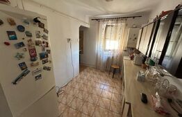 Apartament decomandat cu 3 camere,2 bai, 70 mp, zona Cetate