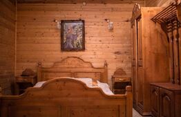 Complex turistic cu 8 cabane,25 de camere,sauna,jacuzzi,ciubar,Sugag