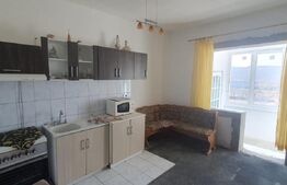 Apartament 3 camere, 80 mp, balcon închis, Blaj