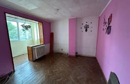 Apartament 3 camere, 67 mp, decomandat etaj 2, zona Cetate