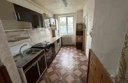 Apartament 3 camere, 67 mp, decomandat etaj 2, zona Cetate