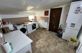 Casa 2 corpuri, 4 camere, teren 1,1ha Comuna Blandiana