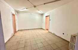 Apartament de vanzare cu 2 camere in Cugir, pretabil si pentru spatiu comercial.