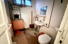 Apartament de vanzare cu 2 camere in Cugir, pretabil si pentru spatiu comercial.