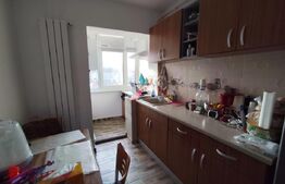 Apartament 3 camere, 60mp, zona Cugir