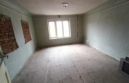 Casa renovabila 5 camere baie si anexe 2800 mp teren in   Pianu de Sus