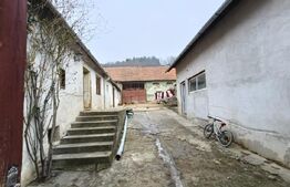 Casa renovabila 5 camere baie si anexe 2800 mp teren in   Pianu de Sus