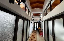 Casa cu 4 camere, 260 mp, zona Cetate 