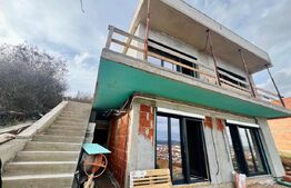 Casă cu 4 camere, 2 Bai, 130 mp,  zona Cetate, Predare la Gri sau la Cheie