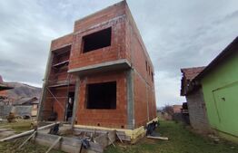 Casa individuala, 5 camere, 350 mp, zona Sard
