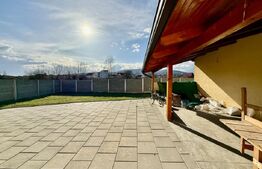 Casă deosebită, 4 camere, 180 mp.  teren 700 mp, - zona Micesti