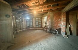 Casa de vanzare la rosu-Sebes, zona Drumul Petrestiului 