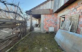 Casa de vanzare la rosu-Sebes, zona Drumul Petrestiului 