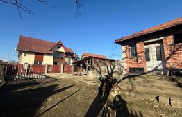 Casa de vanzare la rosu-Sebes, zona Drumul Petrestiului 