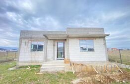 Casa la rosu cu 3 dormitoare,2 bai,141mp