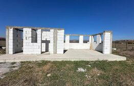 Casa la rosu cu 3 dormitoare,2 bai,141mp