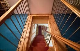 Apartament spațios cu mansardă, într-o zonă excelentă din Sebeș