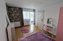 Casa de vanzare, cu 4 camere, 140 mp, zona Cetate