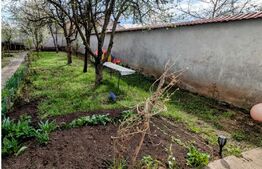 Casa de vanzare, cu 4 camere, 140 mp, zona Cetate