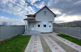 Casa de vanzare, cu 3 camere, 106 mp +2800  mp teren, zona Benic