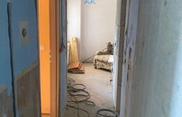 Apartament de vanzare - Semifinisat - Zona Centrala 