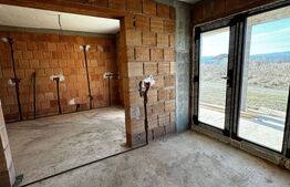 Casă modernă, la roșu sau la cheie, Sebeș - Petrești