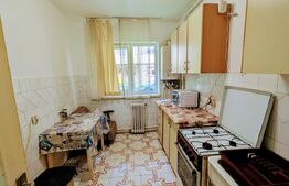 Apartament de vanzare cu 4 camere, 80 mp, zona Closca