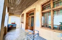 Casa doua corpuri 1000mp teren toate utilitaiile in Lancram