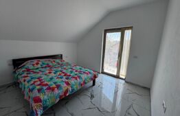 Casă individuală, de vanzare, cu 4 camere,  250 mp utili, zona Micesti