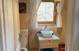 Casa de vacanta cu 4 camere,90 mp utili,800 mp teren,Transalpina