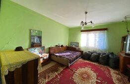 Casa veche cu 4 camere,  teren 1800 mp, Henig