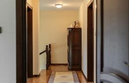 Casă de vanzare, cu 6 camere, 379 mp, zona Oarda de Sus 