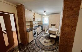 Apartament de vanzare, cu 3 camere, decomandat zona Cetate