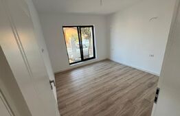 Casă nouă, modernă, cu 4 camere, terasă și curte generoasă 