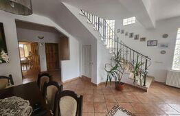Casa individuala cu 5 camere,200 mp utili,zona centrala Aiud
