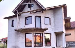 Casă de vanzare, cu 6 camere, 163 mp, zona Cetate