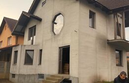 Casă de vanzare, cu 6 camere, 163 mp, zona Cetate