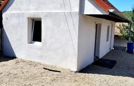 Casă de vânzare în Aiud – 2 camere, semifinisată, cu potențial de extindere